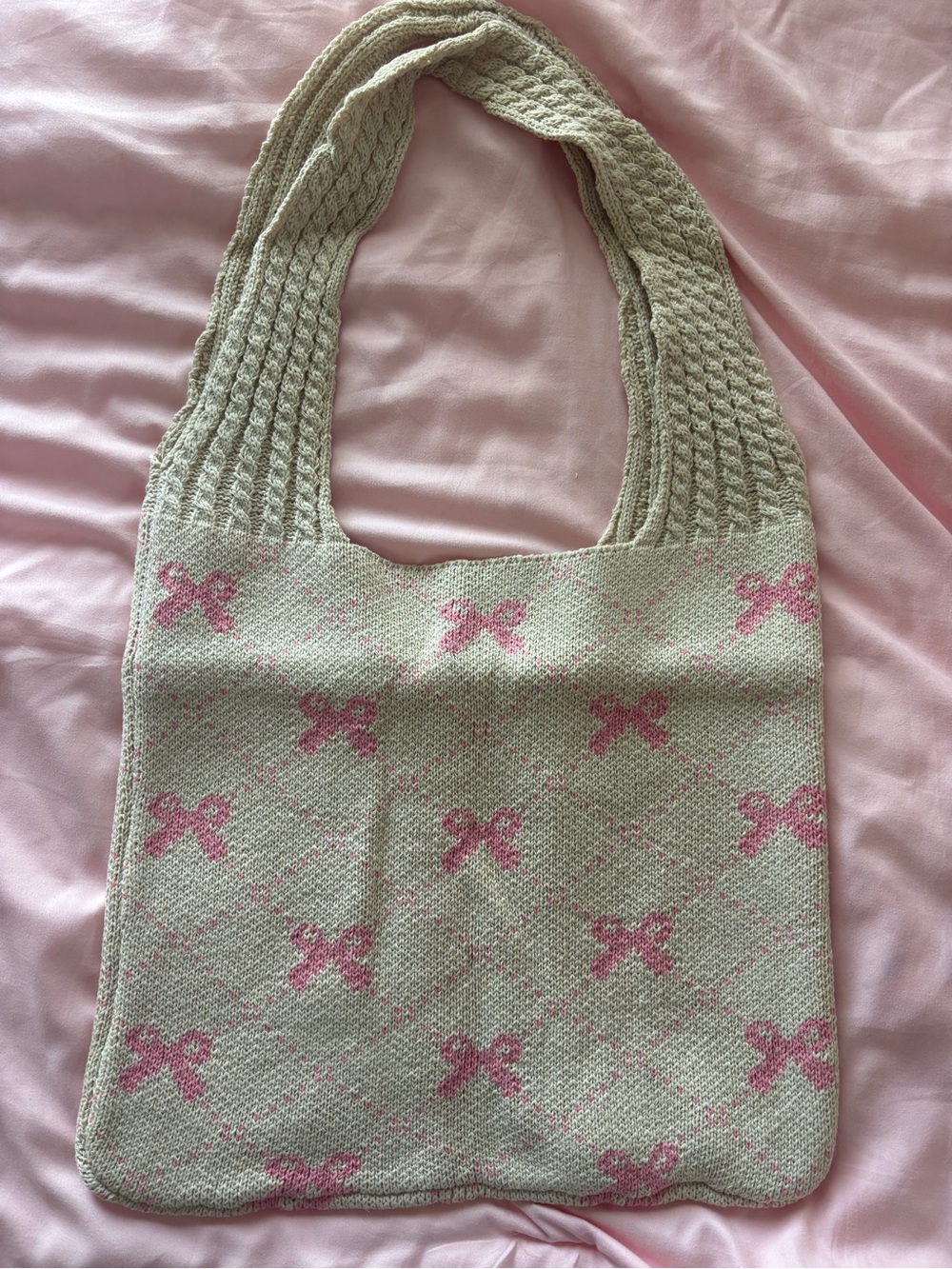 14x23” Cream Knit Shoulder Bag with Pink Bow Motif